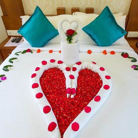 Monsoon Grande Hotel Munnar Exterior photo
