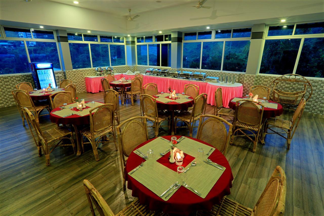Monsoon Grande Hotel Munnar Exterior photo